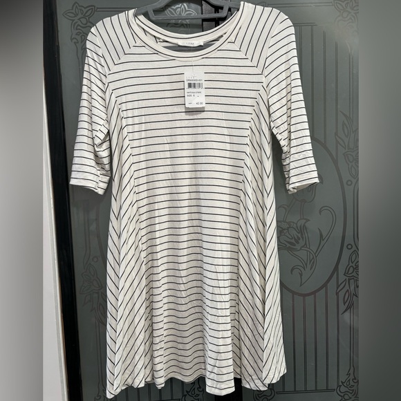 Lush Dress - Picture 2 of 4